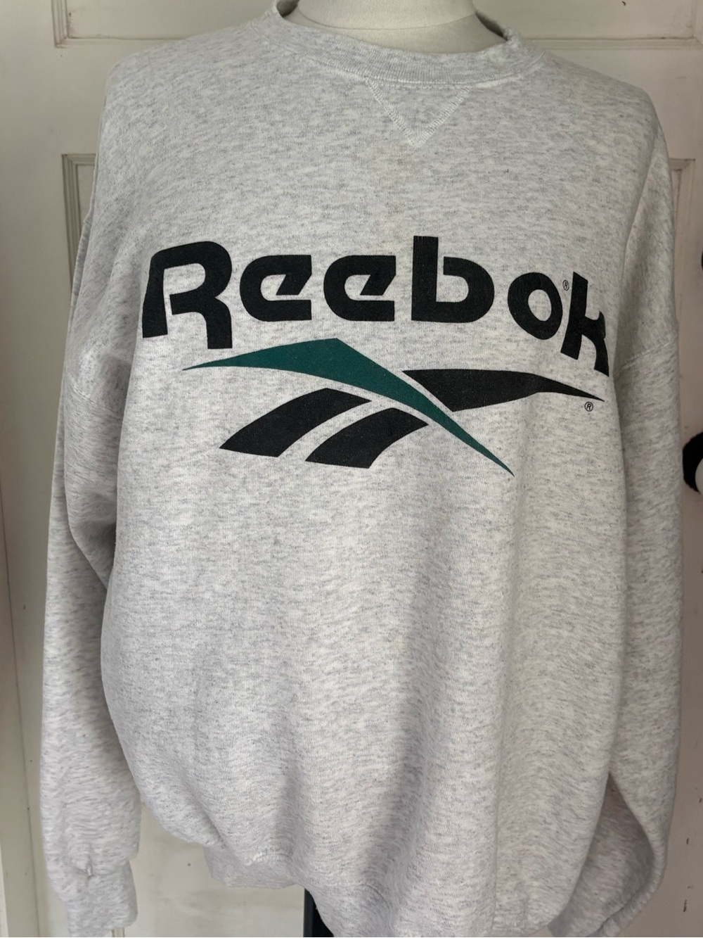 Vtg 90s Reebok big vector logo graphic crewneck sweatshirt gray streetwear USA L
